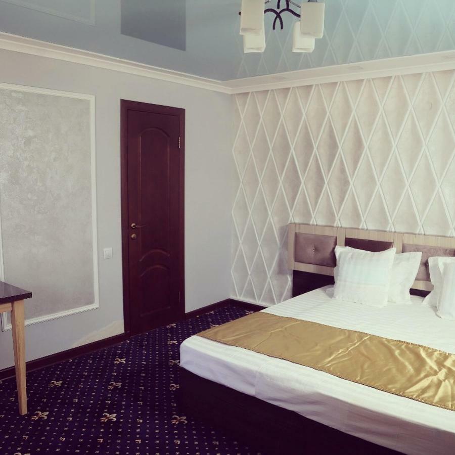 Family Hotel Balqash Bagian luar foto