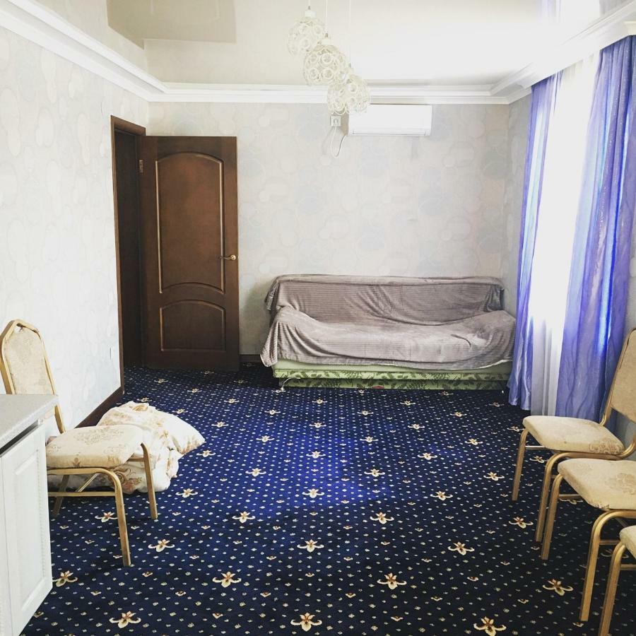 Family Hotel Balqash Bagian luar foto