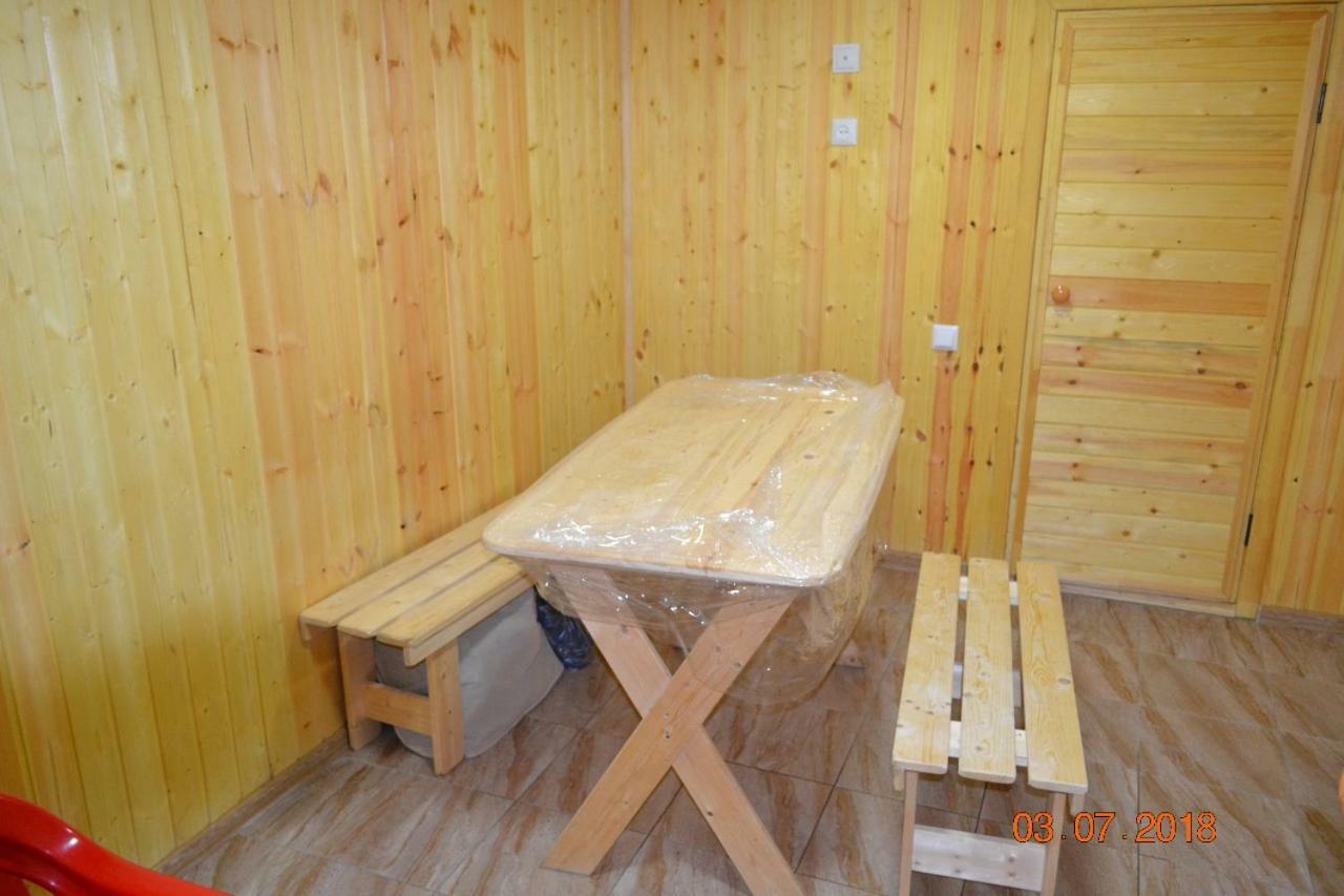 Family Hotel Balqash Bagian luar foto